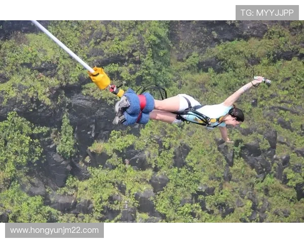 杭州攀岩队在极限运动世界杯中的团队协作表现分析与点评
